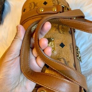 Heritage Cognace Papillon Style